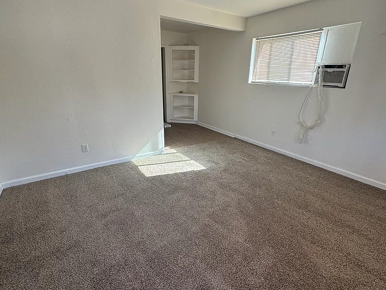 412 N San Jacinto St — Photo 6
