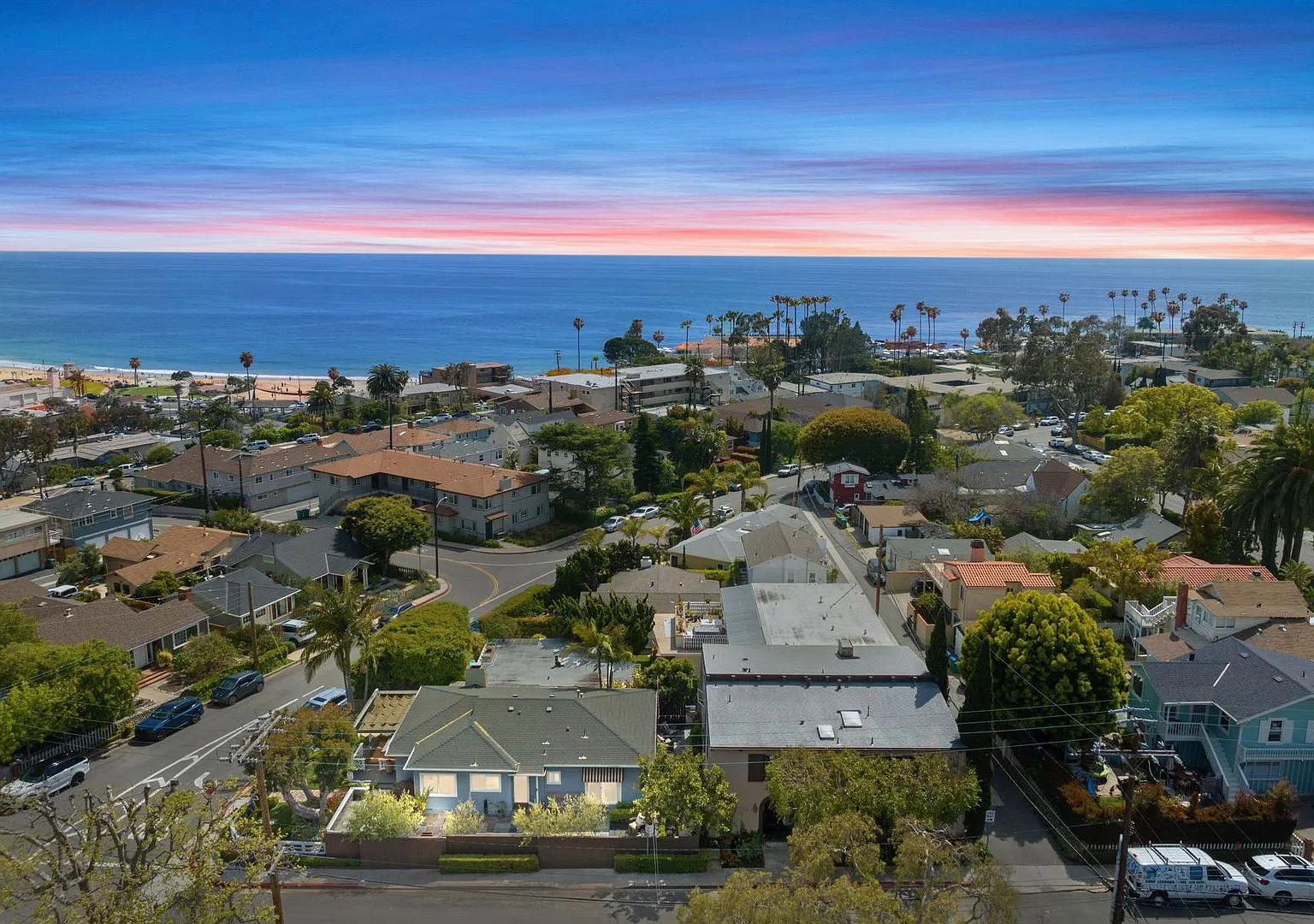 Coveted 2/2 North Laguna Beach Cottage Featuring Spacious Two-Car Garage and Upgrades — Photo 2