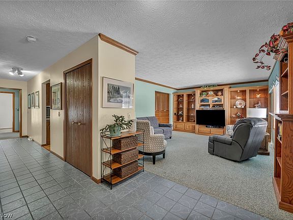 5th image of 9217 Bechtel Rd