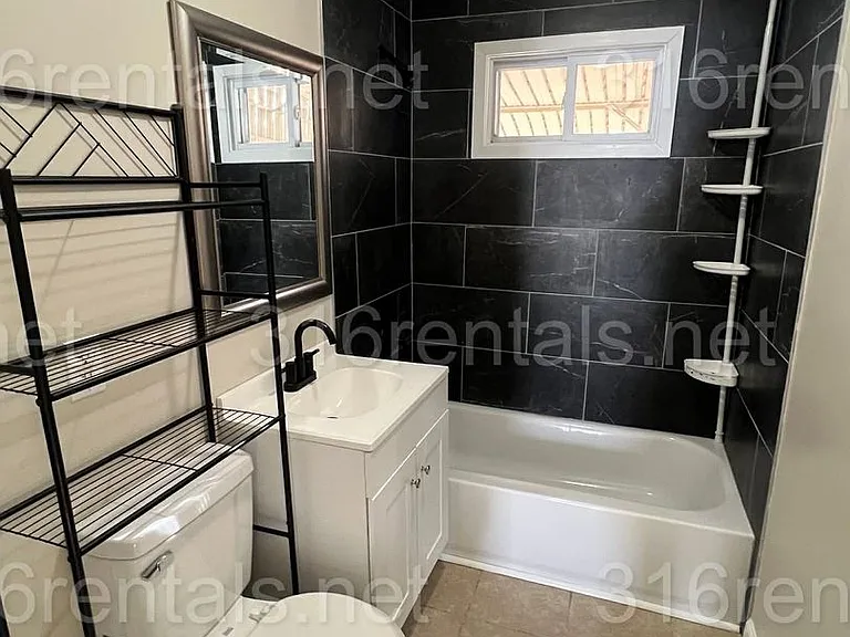 806 S Beverly Dr — Photo 9