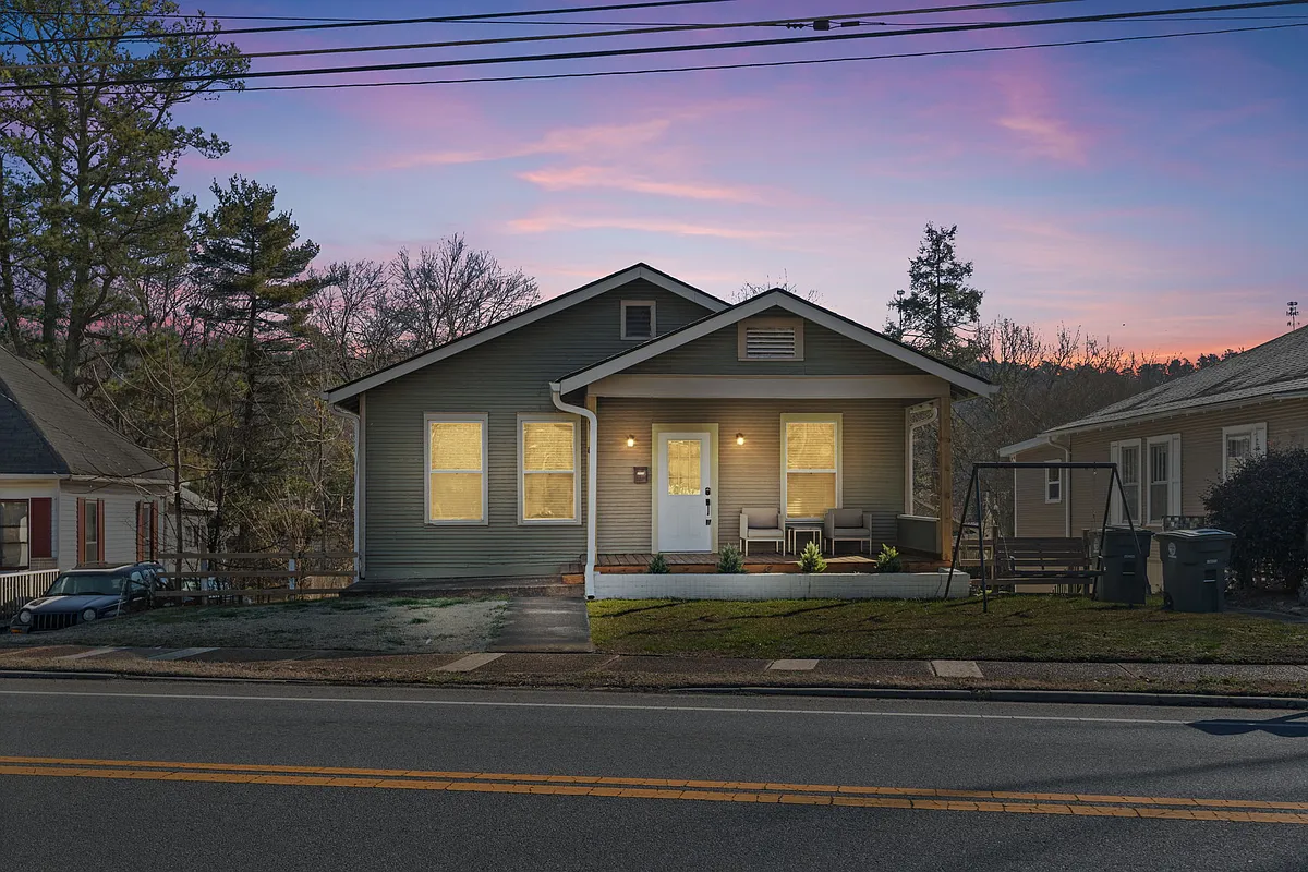 Building Photo - 4910 Saint Elmo Ave
