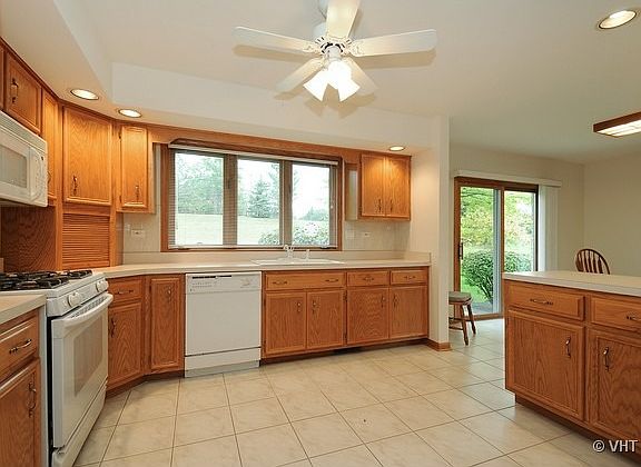 5th image of 9504 Debbie Ln
