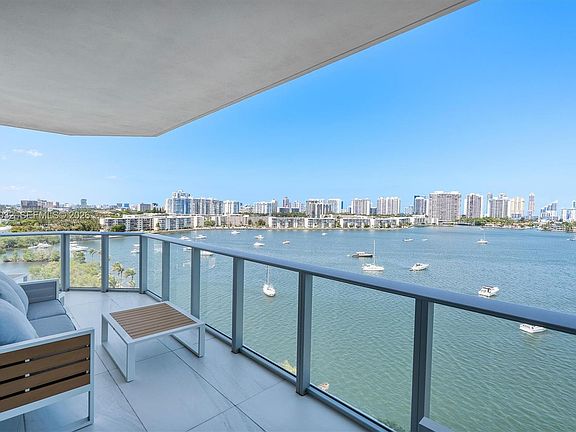 2nd image of 17301 Biscayne Blvd APT 1010