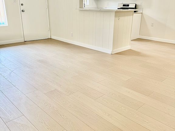 3rd image of 12755 Vanowen St APT 15