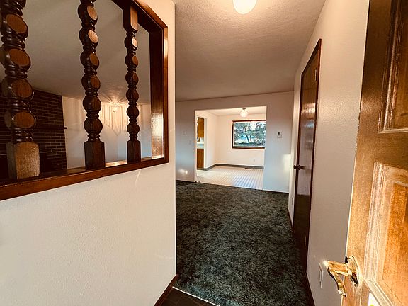 3rd image of 16502 NE 88th St