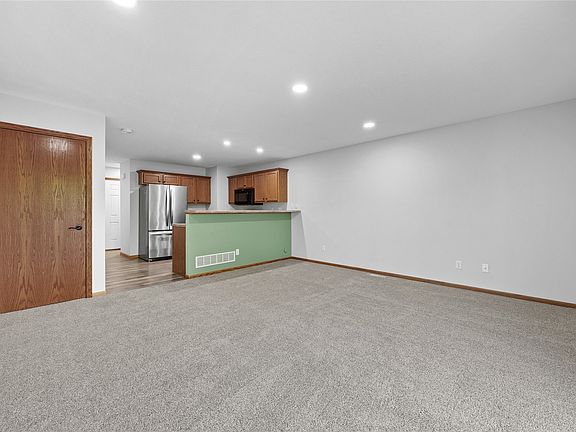 5th image of 1472 Tower Ln NE Unit 5