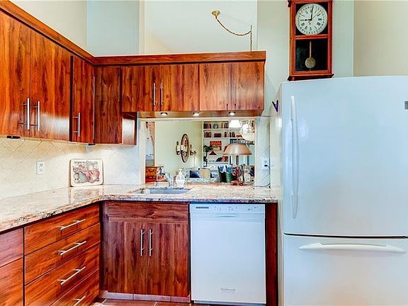 4th image of 3342 Carambola Cir S #3342