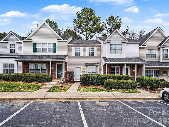 3rd image of 1825 Birch Heights Ct
