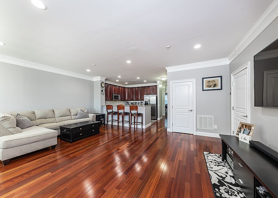 1st image of 41 Wexford Ln