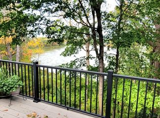 4 Hazeltine Est, Chaska, MN 55318