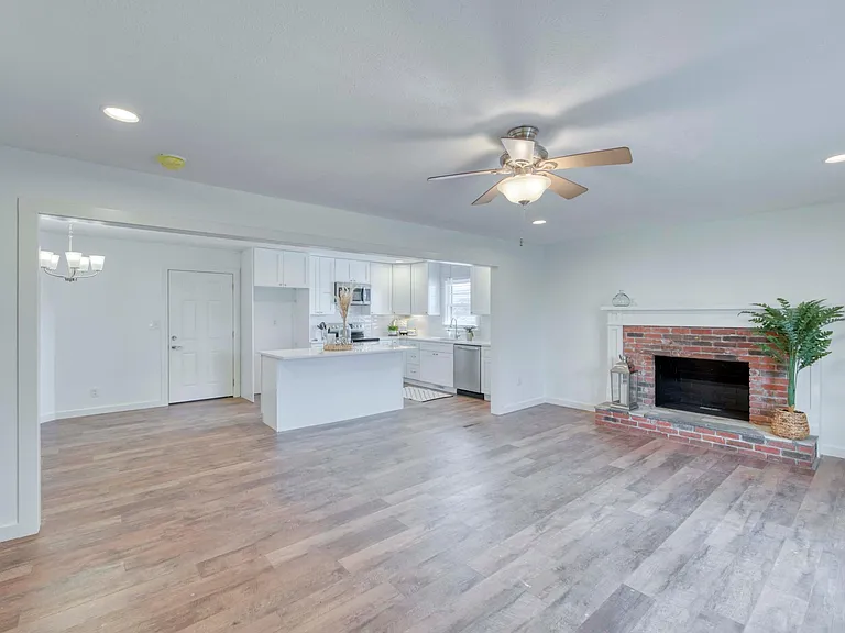 1356 E Rosebrier St — Photo 10
