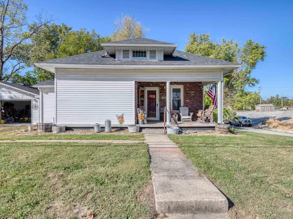 1060 S 1st St, Dugger, IN 47848