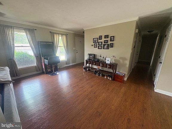 4th image of 2718 Ridings Way