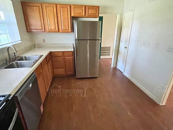 3rd image of 706 Olmstead St