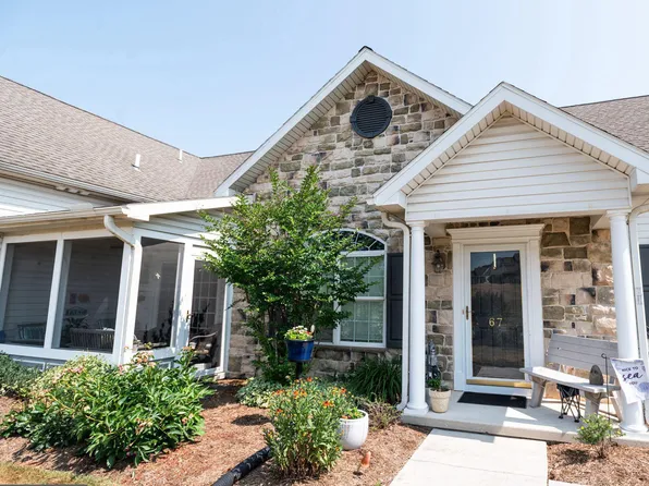67 S Alpine Dr #23B, York, PA 17408