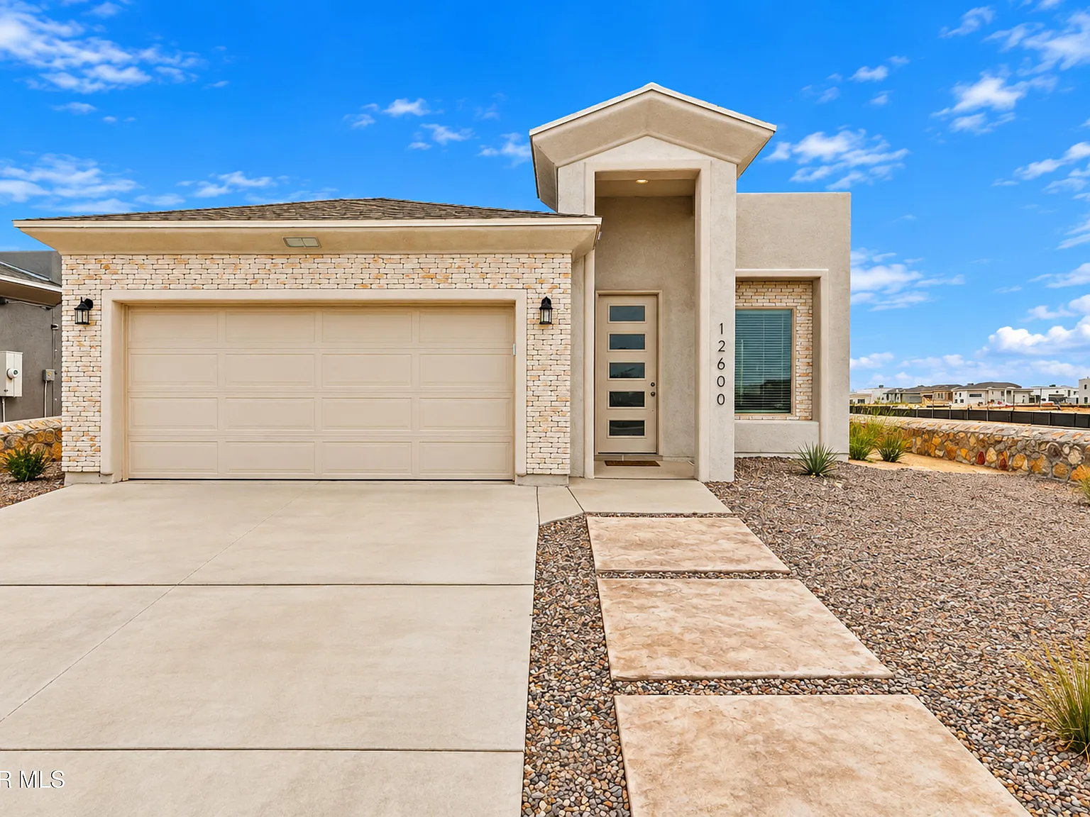 3 bed, 2.5 bath, 1826 sqft, $2,200 — Photo 1
