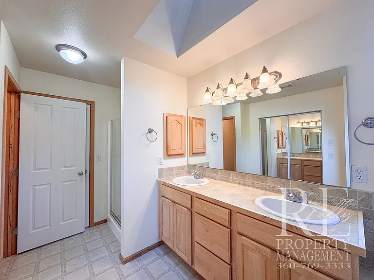 18128 Mount Walker Dr NE — Photo 25