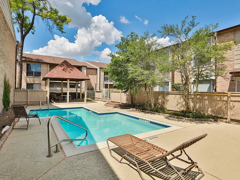 2100 Wilcrest Dr #B — Photo 32