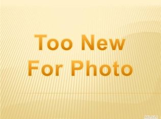 20 Manhasset Trl, Ridge, NY 11961