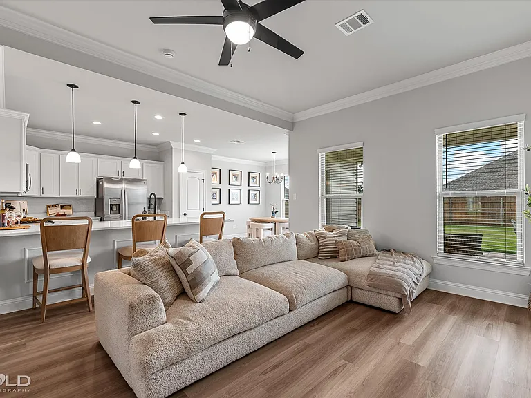 24 Venecia Ct — Photo 31