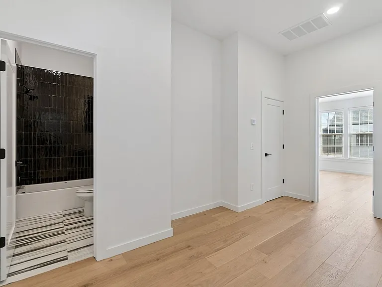 18821 Selah Way — Photo 39