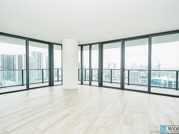 5th image of 121 NE 34th St Unit 2804