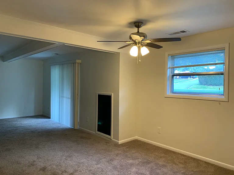 4 Warren Lodge Ct #1C — Photo 11