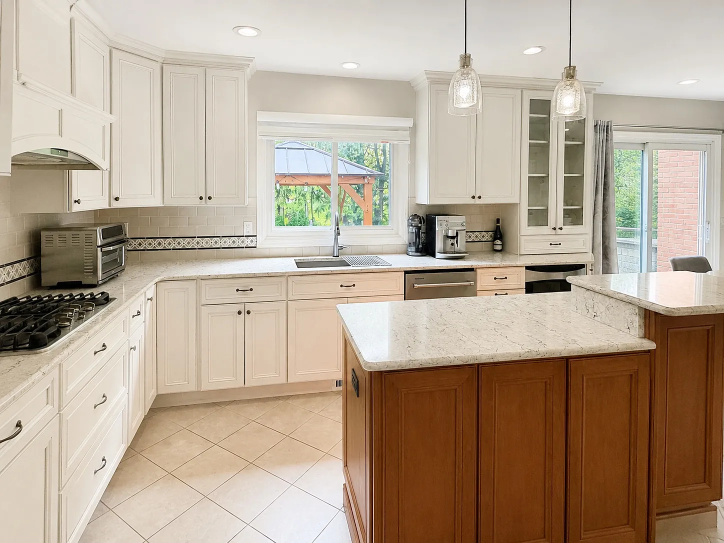 24299 Lynwood Dr — Photo 4