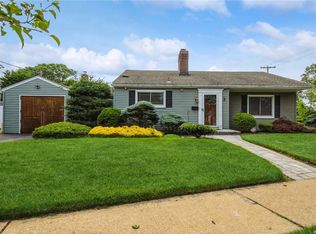 3 S Bay Dr, Massapequa, NY 11758