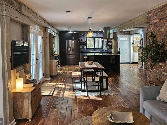 2nd image of 11408 Dutch Hollow Rd