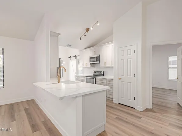 1326 W SEASCAPE Drive, Gilbert, AZ 85233