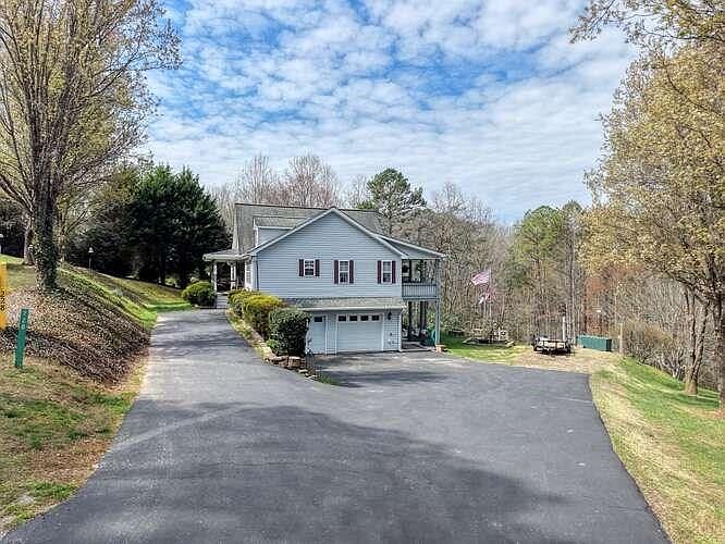 1st image of 228 Brookhaven Dr