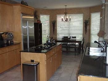 4th image of 8126 Bottlebrush Dr