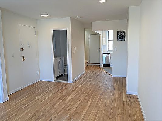 1st image of 460 W 50th St APT 4C