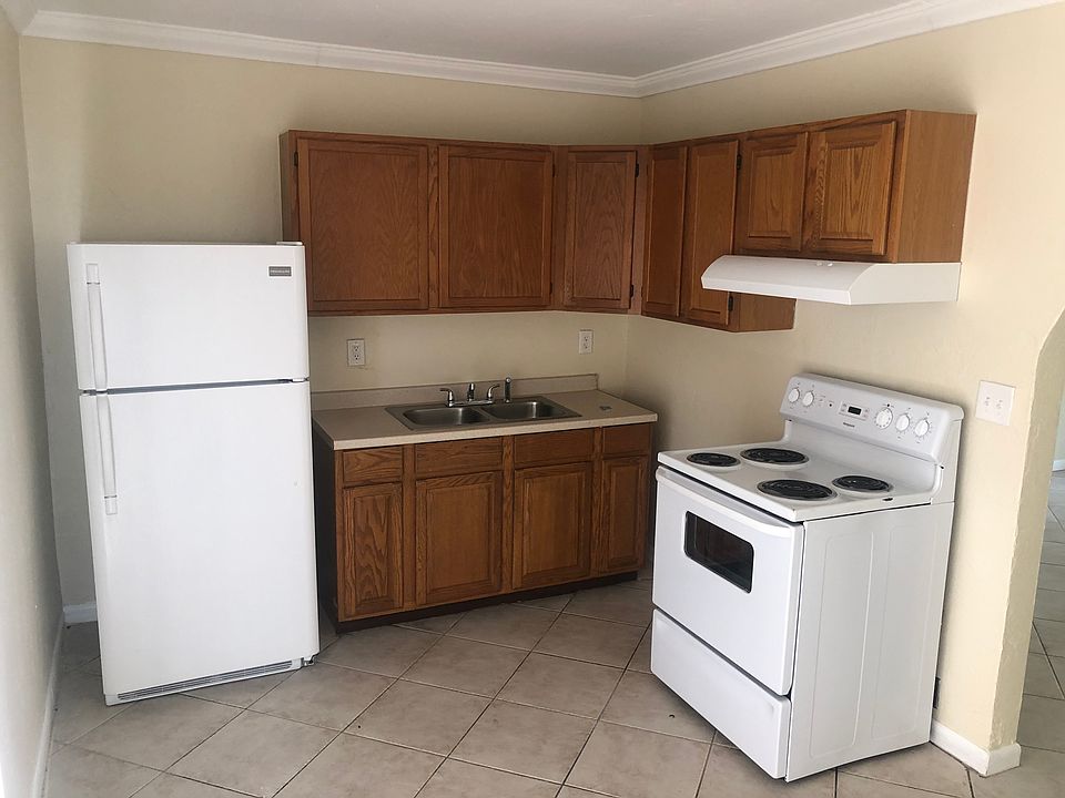 1st image of 1640 SW 65th Ave
