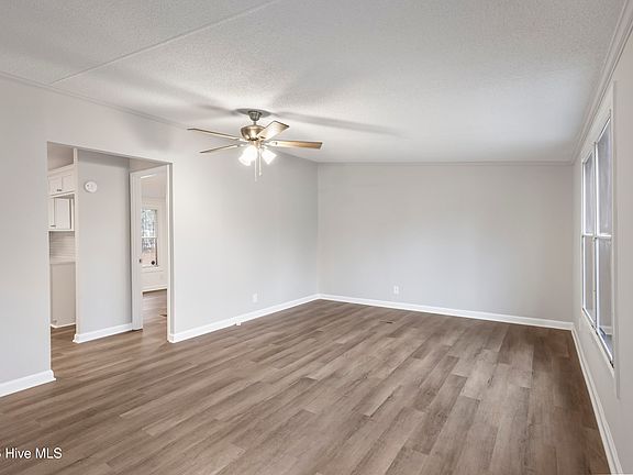 3rd image of 235 Meadowfield Circle
