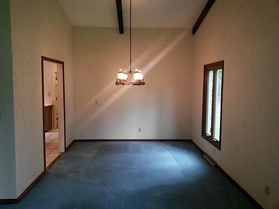3rd image of 404 Woodland East Dr