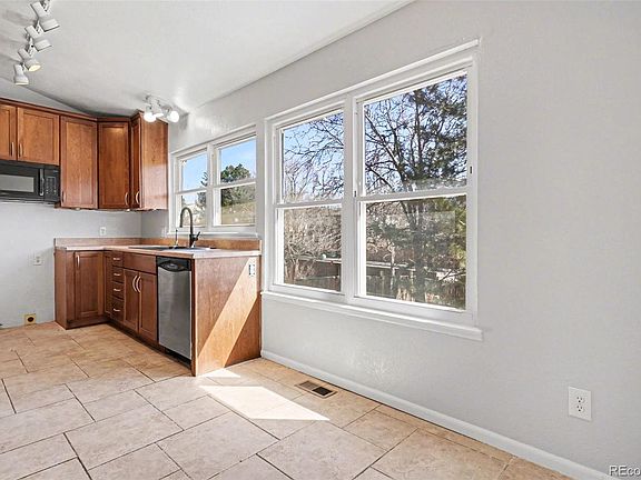 4th image of 18967 E Mercer Drive