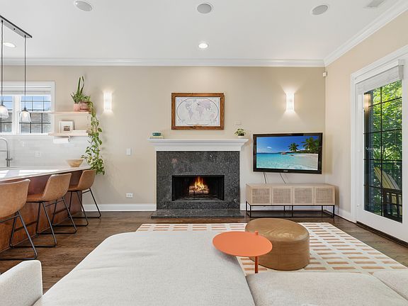 4th image of 1313 W Carmen Ave #3N