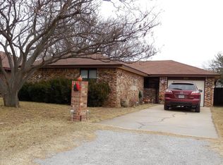 706 N Arkansas St, Shamrock, TX 79079