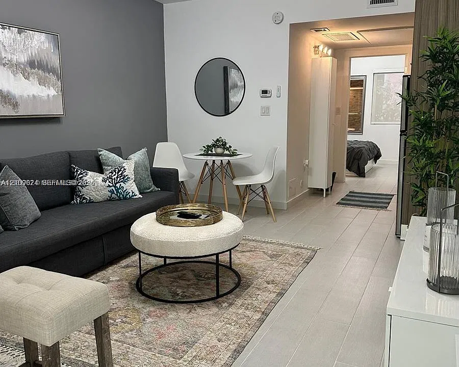 740 Meridian Ave #13