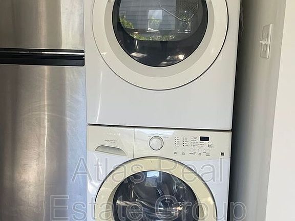 4th image of 3495 W Warren Ave