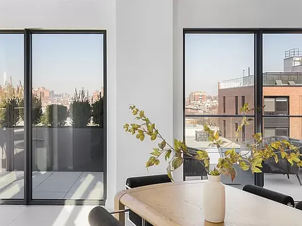 445 Grand Avenue image 14 of 39