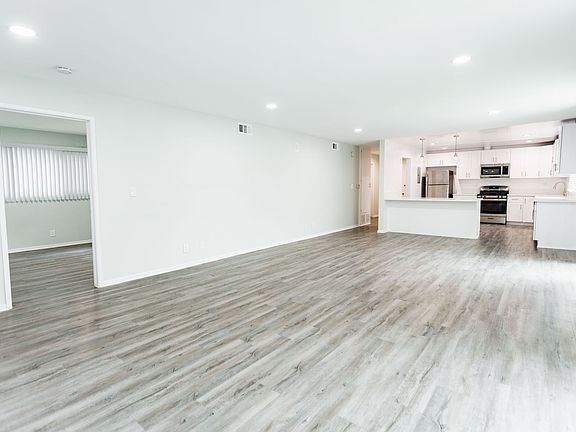 3rd image of 170 N Crescent Dr APT 306