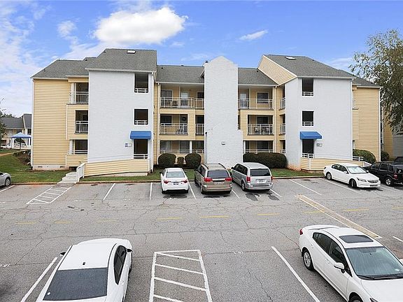 2nd image of 1611 Northlake Dr