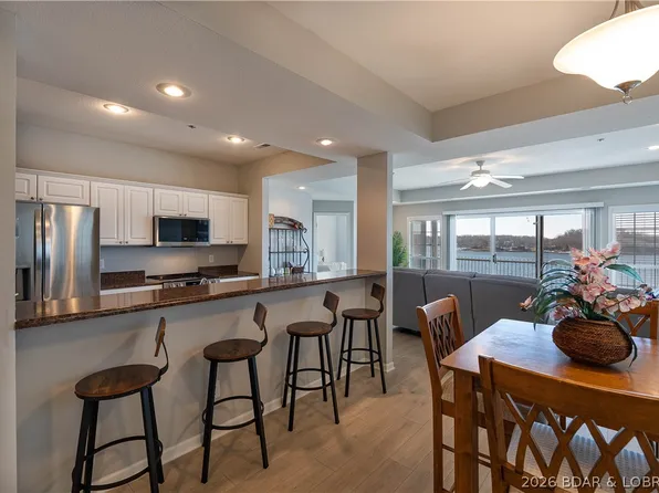 806 E Harbour Towne Dr #806E, Lake Ozark, MO 65049