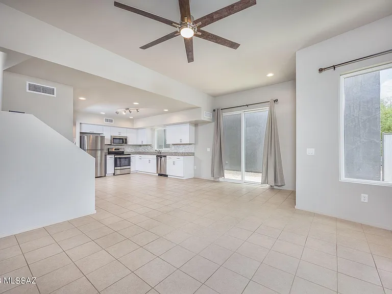 848 E Park Modern Dr — Photo 7