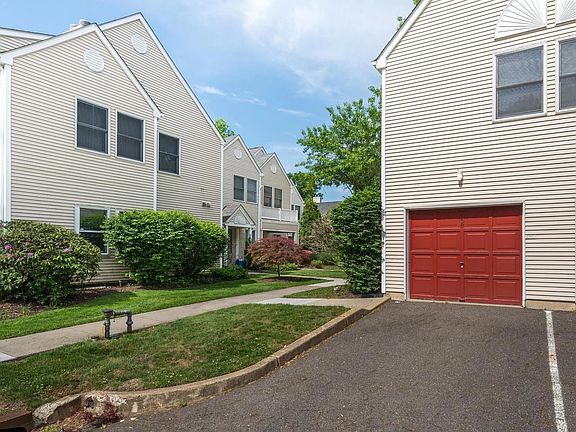 Detached Garage