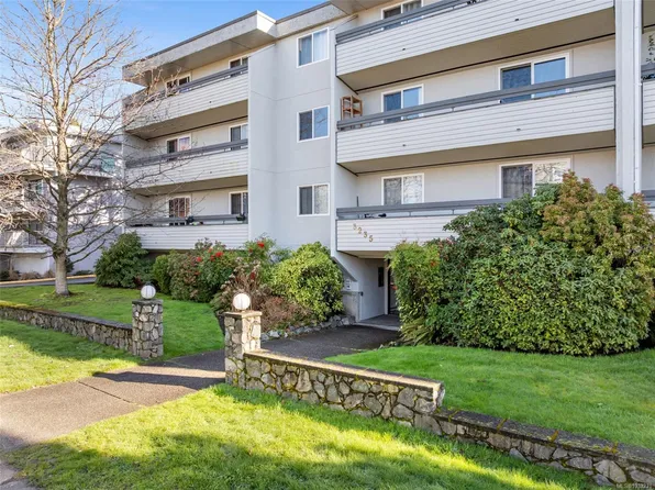 3235 Quadra St #103, Saanich, BC V8X 1G4