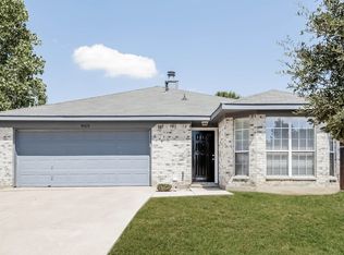 10420 Pleasant Mound Dr, Fort Worth, TX 76108
